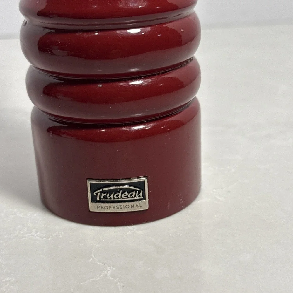 Trudeau Pepper Mill Grinder Professional Restaurant Grinder Red Large 17in PreO
